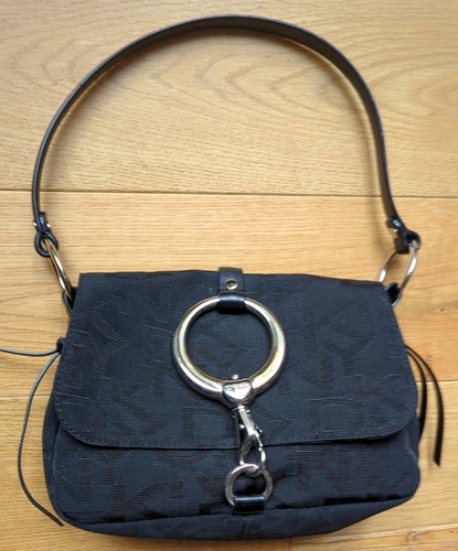 Classic dkny signature grab - classic,