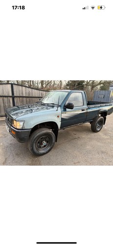 Toyota hilux diesel 4wd - toyota,