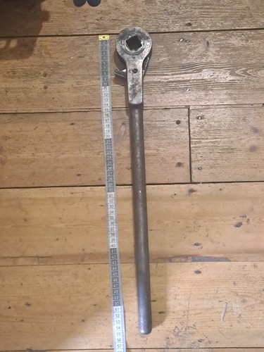 Vintage square ratchet - 7/8,