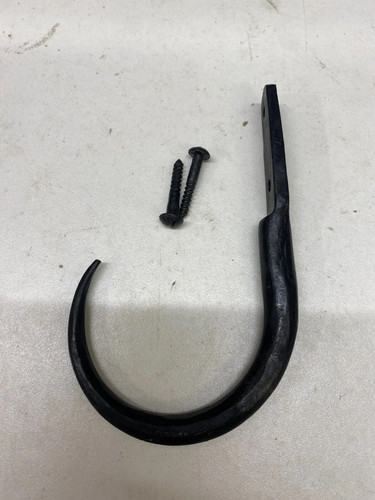 Black medium hooks waxed - j,