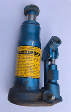 VINTAGE ARMSTRONG 1.5 TON BOTTLE JACK