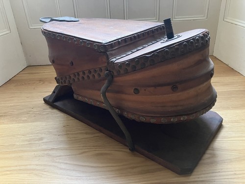 Elm and leather blacksmiths