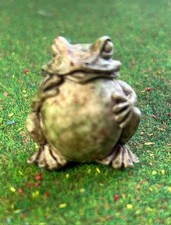 Frog / Toad Greenish Garden
