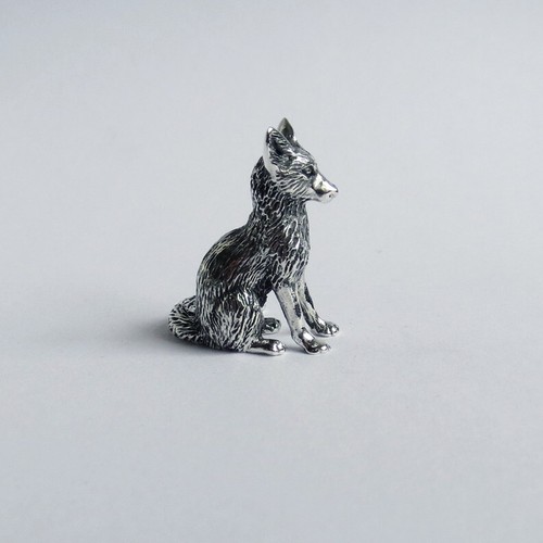 Fox sitting figurine solid - sitting,