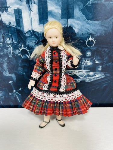 At06 dolls house - at06,