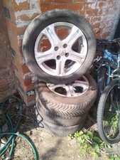 Toyota Yaris 15" Alloys With Good Tyre's