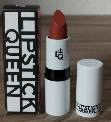 Lipstick queen pawn - queen,