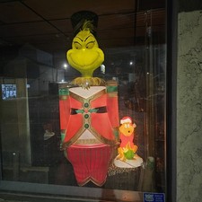 Dr. Seuss' The Grinch Giant