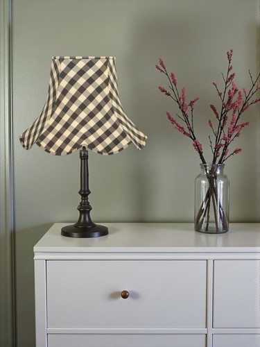 Black gingham check table