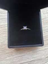 Diamond engagement ring, size