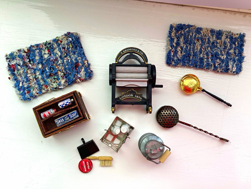 Dolls house - dolls,