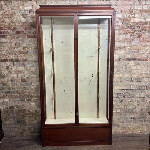Jewellers shop display - shop, cabinet