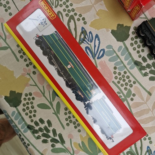 Hornby r2219 west - sr, country