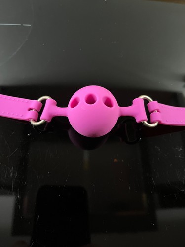 Hot pink silicone locking - locking, ball