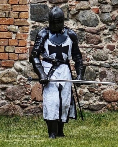 Medieval black templar knight - black,