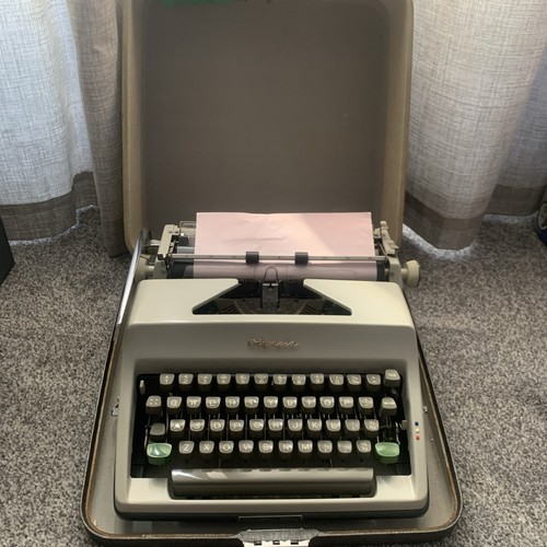 Vintage olympia sm8 portable - vintage,