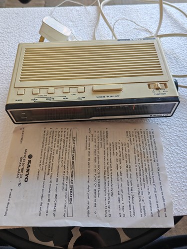 Vintage sanyo 7400 clock - rm,