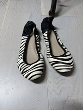 Butterfly Twists Size 5 Zebra