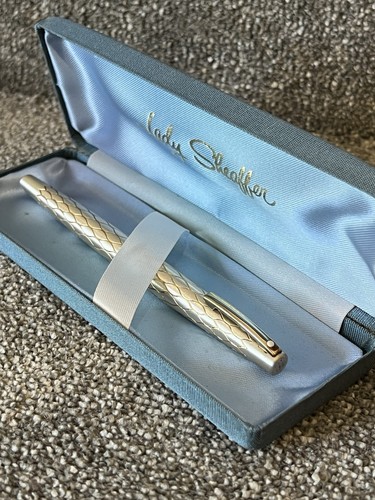 Superb lady sheaffer fountain - lady,