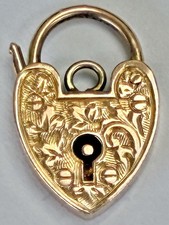 “9ct Rose Gold Patterned Heart Padlock Clasp”