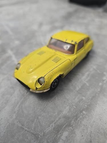 Corgi toys whizzwheels v12 - corgi,