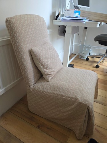 Pink and cream covered - , nursing
