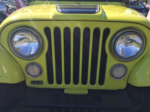 Yellow jeep classic - yellow,