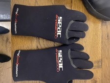 Northern Diver dry seal gloves