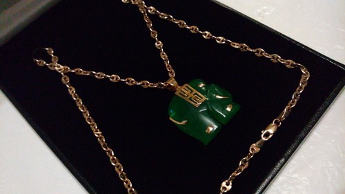 Lovely 9ct yellow gold - lovely,