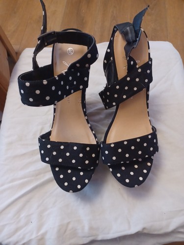 Primark black and white - black, peep