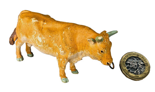 Action figure toy bull - bull, cow