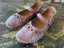 Pavers comfort mary - mary, jane