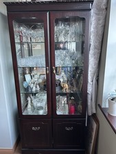 Display cabinet with - with, glass