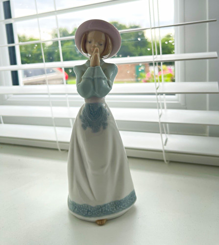Nao lladró porcelain girl - lladró,