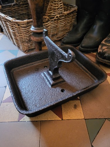 Cast iron boot scraper - cast,