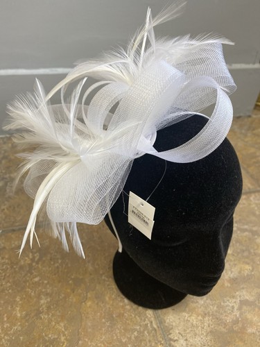 White feathered fascinator - white,