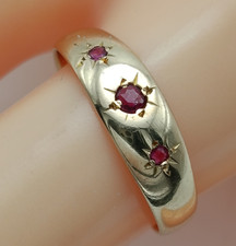 Antique 18ct Gold Three Ruby Set Gypsy Ring Hallmark Birmingham 1917