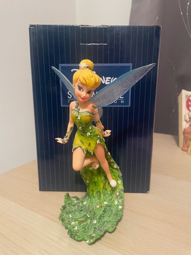 Disney enesco showcase - disney, couture