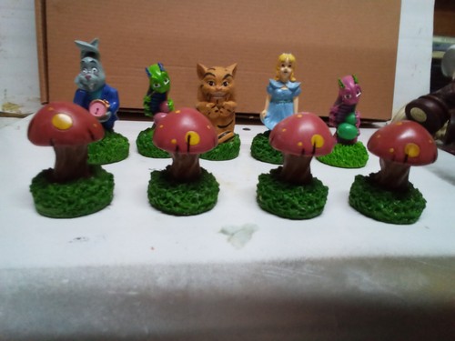 Alic wonderland chess set - alic, in