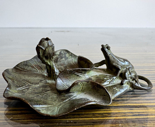 Bronze cast frog incense - cast,