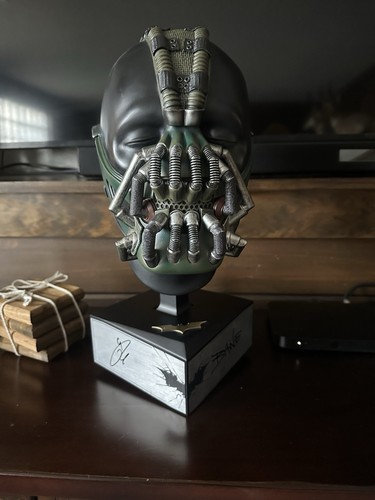 Tom hardy autographed 1st - hardy,