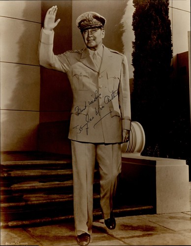 Douglas macarthur signed - ,