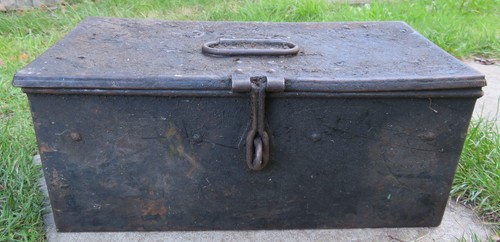Vintage black metal rustic - black,
