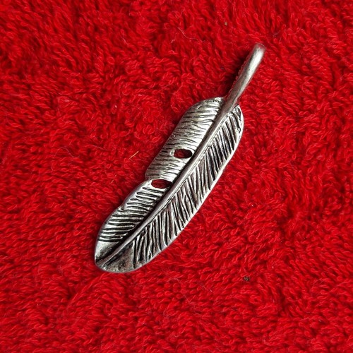 Vintage feather pendant charm - feather,