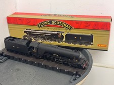 Hornby R3100 NE 4-6-2 A3 Class