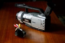 *Fully functioning* Canon XM2 PAL MiniDV Camcorder 20x Lens, 3CCD with Battery