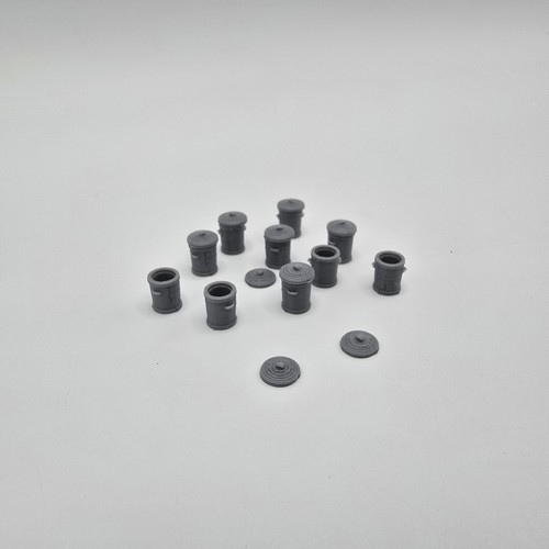 Scale dustbins with lids - 1/87,