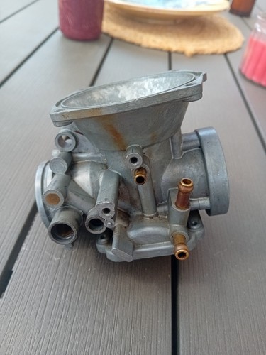 Yamaha xs650 mikuni carb body - mikuni,