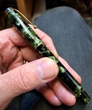 Vintage Mentmore 'Auto-flow'  Fountain Pen  14ct Gold Nib -Green Marble Design