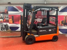 Electric 4 Wheel Doosan Forklift Truck